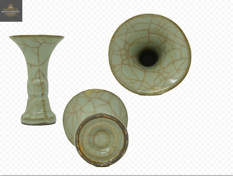 An Official, Kiln Flower Vase