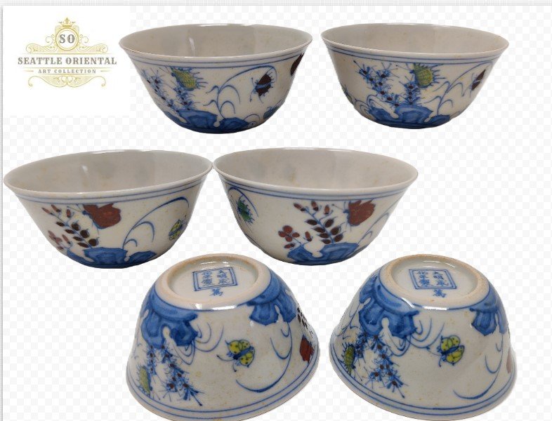 A Pair of Doucai Butterfly Pattern Chicken Cups, Ming Dynasty Chenghua
